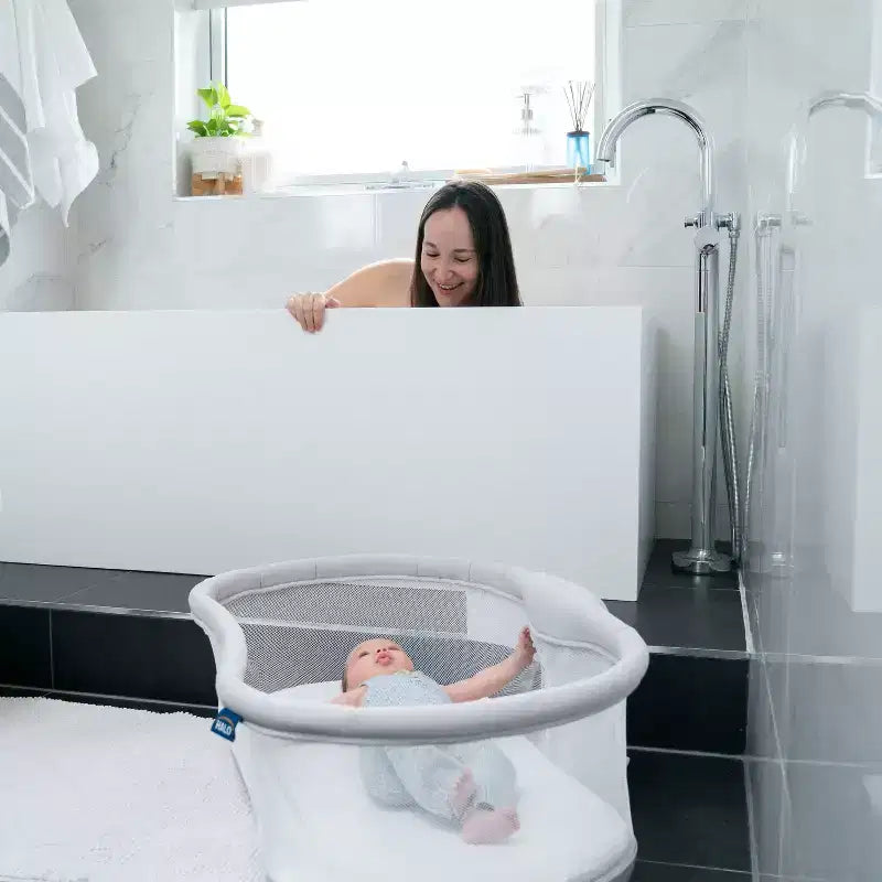 HALO BassiNest Swivel Sleeper 3.0 Lit de Bébé Cododo - Gris : Pivotement à 360 degrés, Cadre métallique, Rembourrage en coton, Capacité de 9 kg