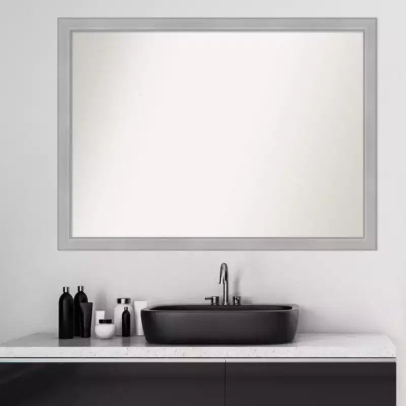 Miroir mural étroit de salle de bain Vista en nickel brossé non biseauté 41" x 30" - Amanti Art : Quincaillerie de montage incluse, Cadre en polystyrène