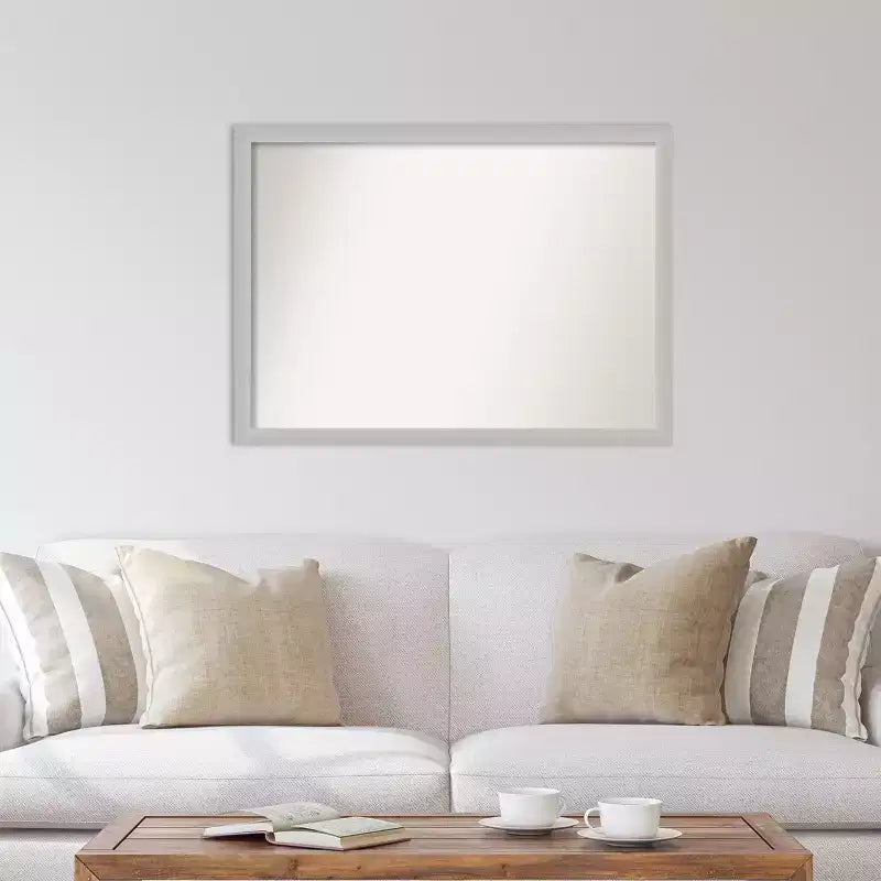 Miroir mural en bois argenté non biseauté à faible lustre de 41 po x 30 po - Amanti Art : Rectangulaire moderne, quincaillerie de montage incluse