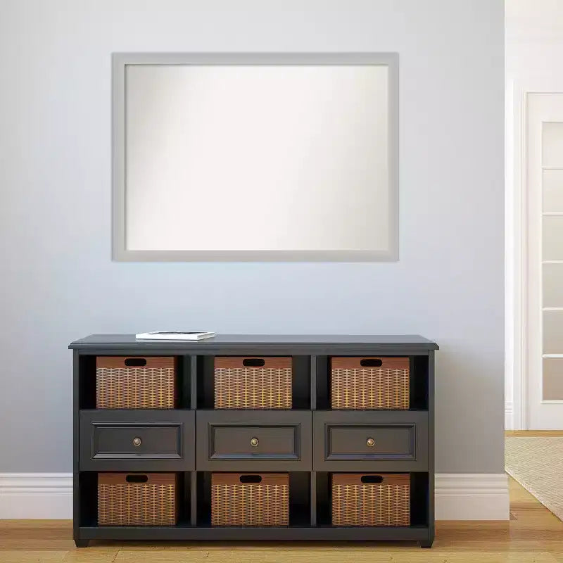 Miroir mural en bois argenté non biseauté à faible lustre de 41 po x 30 po - Amanti Art : Rectangulaire moderne, quincaillerie de montage incluse