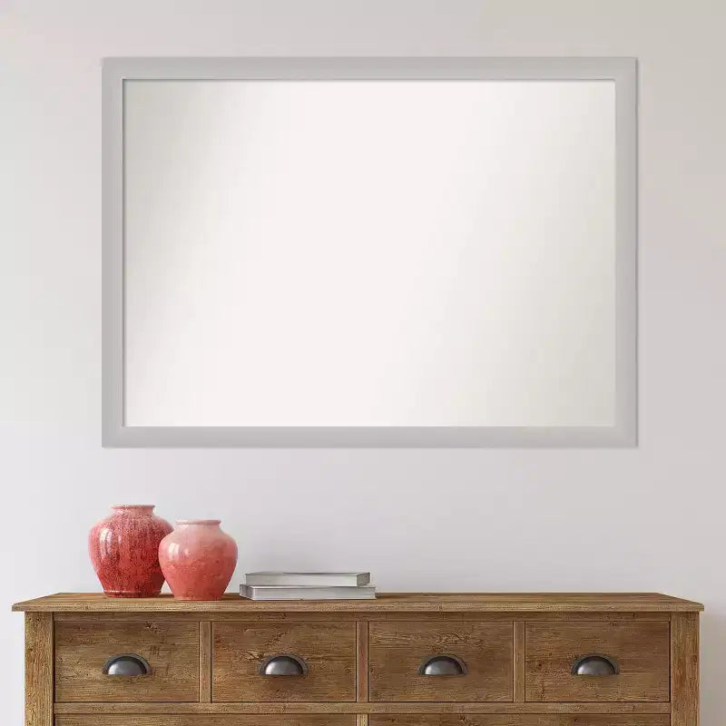 Miroir mural en bois argenté non biseauté à faible lustre de 41 po x 30 po - Amanti Art : Rectangulaire moderne, quincaillerie de montage incluse