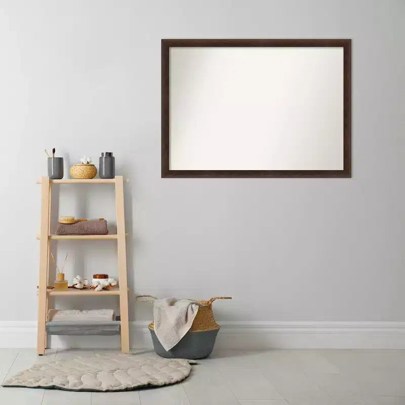 Miroir mural de salle de bain en bois étroit, 104 x 76 cm, sans biseau, noyer chaud - Amanti Art : Moderne, rectangulaire, à fixer au mur