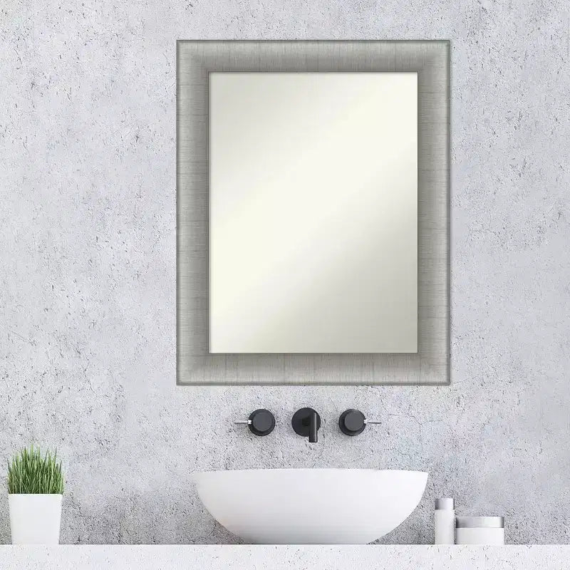 Miroir mural élégant 23 po x 29 po pour salle de bain, étain brossé - Amanti Art : Rectangulaire moderne, fixation murale