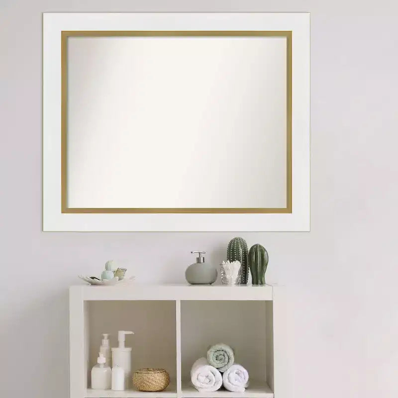 Miroir mural de salle de bain Amanti Art 33"x27" sans biseau Eva : Blanc, cadre doré, moderne à fixer au mur