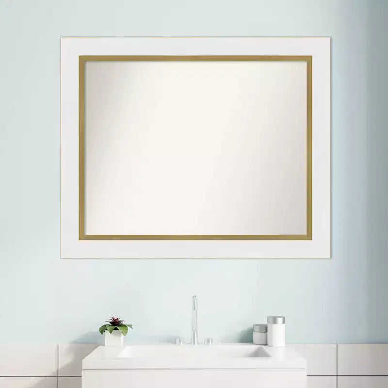 Miroir mural de salle de bain Amanti Art 33"x27" sans biseau Eva : Blanc, cadre doré, moderne à fixer au mur