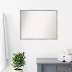 Miroir mural en bois blanc lambrissé 29" x 23" : Rectangulaire moderne, sans montage - Amanti Art