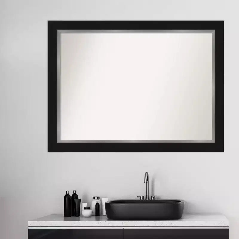 Miroir mural de salle de bain Eva noir non biseauté 44 po x 33 po - Amanti Art : Rectangle moderne, Quincaillerie de montage incluse