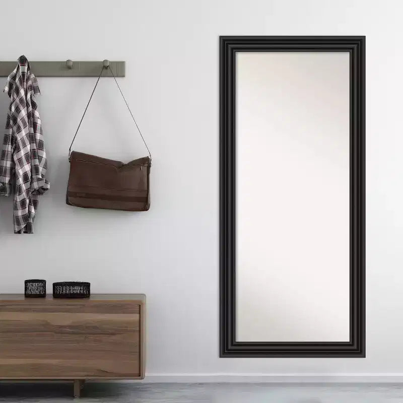 Miroir à poser pleine longueur colonial noir 30" x 66" sans biseau - Amanti Art