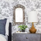 Miroir mural et d'appoint cintré Howard Elliott 22"x14" avec cadre orné complexe argenté