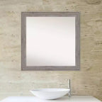 Miroir mural gris bois de grange Regis 31" x 31" : carré, moderne, cadre en bois - Amanti Art