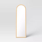 Miroir sur pied arque 20" x 65" naturel - Threshold™ : Cadre moderne en polystyrène, aucun assemblage, conception autoportante