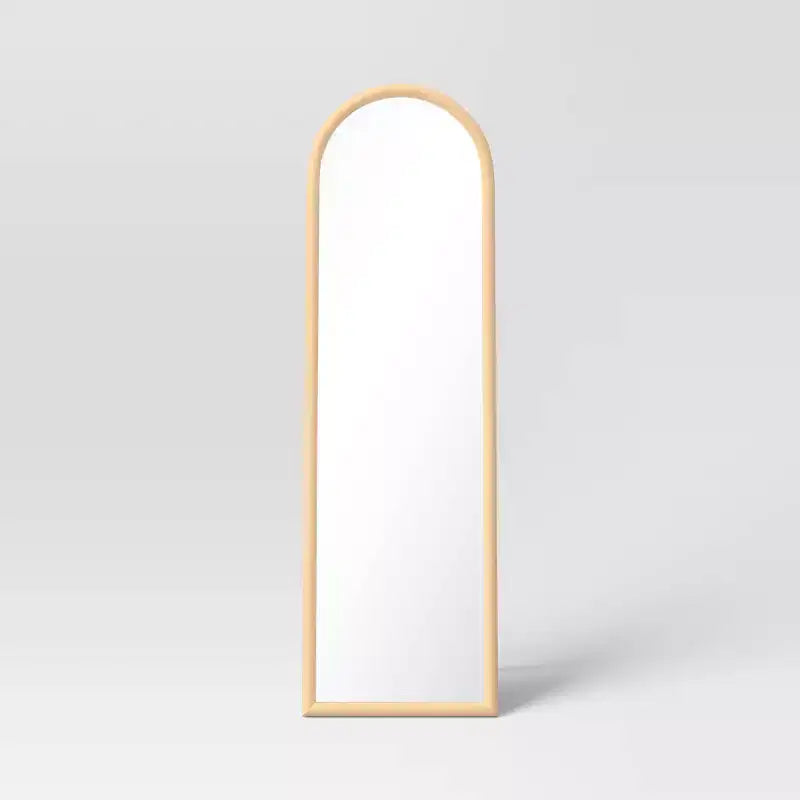 Miroir sur pied arque 20" x 65" naturel - Threshold™ : Cadre moderne en polystyrène, aucun assemblage, conception autoportante