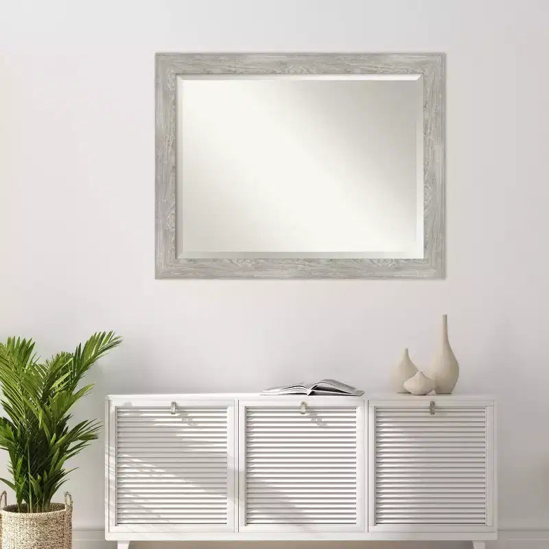 Miroir mural encadré Dove 46 po x 36 po Gris patiné - Amanti Art