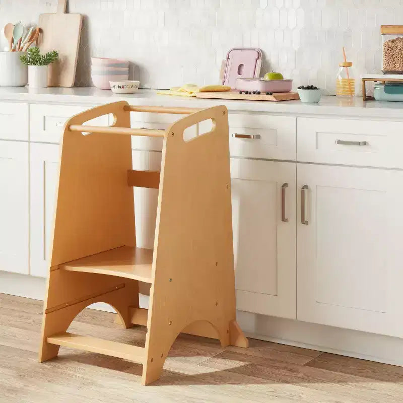 Marchepied de cuisine pour enfants en bois naturel - Pillowfort™