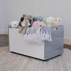 Coffre à jouets à roulettes gris Humble Crew pour enfants : cadre en MDF, 68,6 cm H x 40,6 cm P x 68,6 cm L, 1 compartiment, étagère décorative