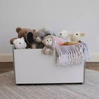 Coffre à jouets à roulettes gris Humble Crew pour enfants : cadre en MDF, 68,6 cm H x 40,6 cm P x 68,6 cm L, 1 compartiment, étagère décorative