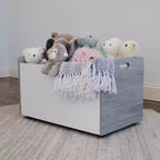 Coffre à jouets à roulettes gris Humble Crew pour enfants : cadre en MDF, 68,6 cm H x 40,6 cm P x 68,6 cm L, 1 compartiment, étagère décorative