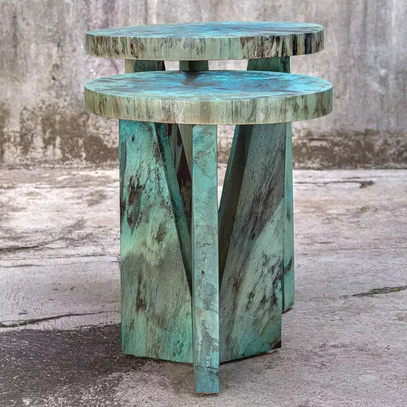 Tables gigognes rondes Uttermost Modern Rich Blue Green Stain Wood, lot de 2, pieds triangulaires pour salon, chambre à coucher, chevet, entrée
