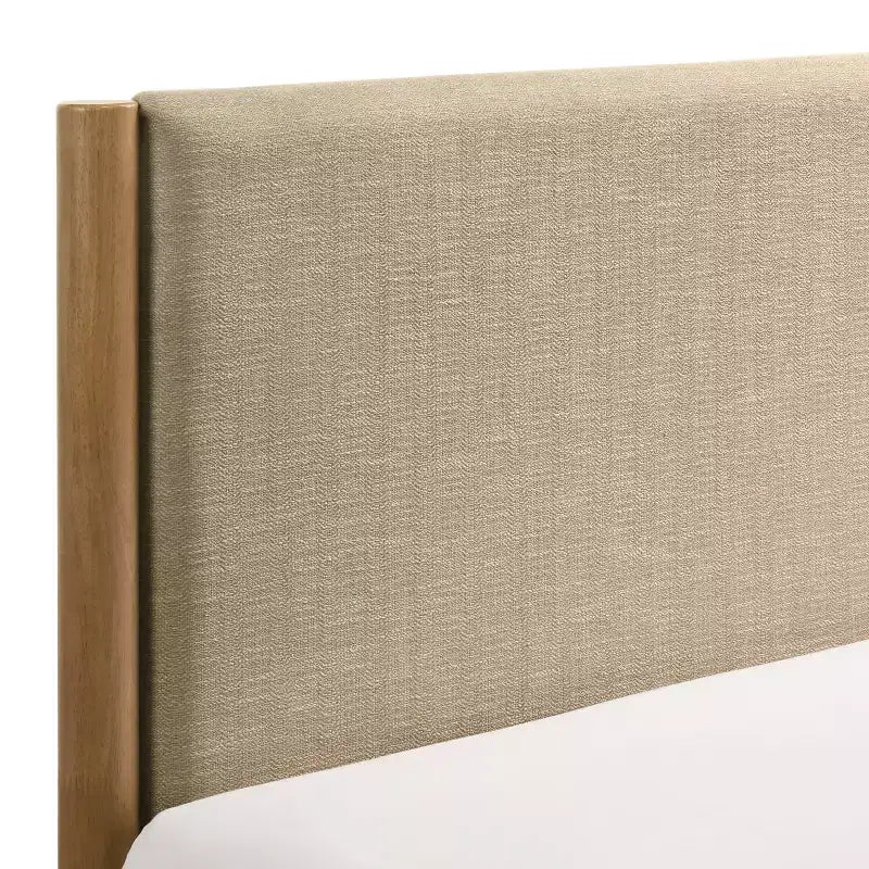 Lit plateforme Roundhill Furniture Vichy en bois d'hévéa couleur noyer clair