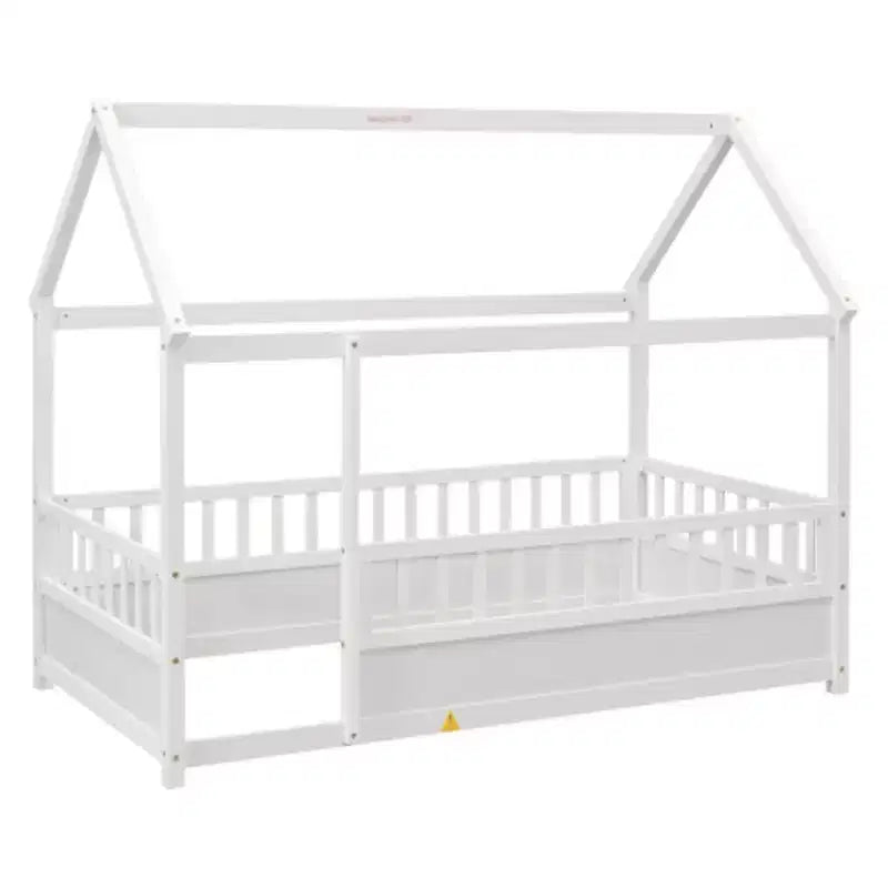 Lit simple en bois avec design bas, cadre de toit de maison et barrières de sécurité de style clôture