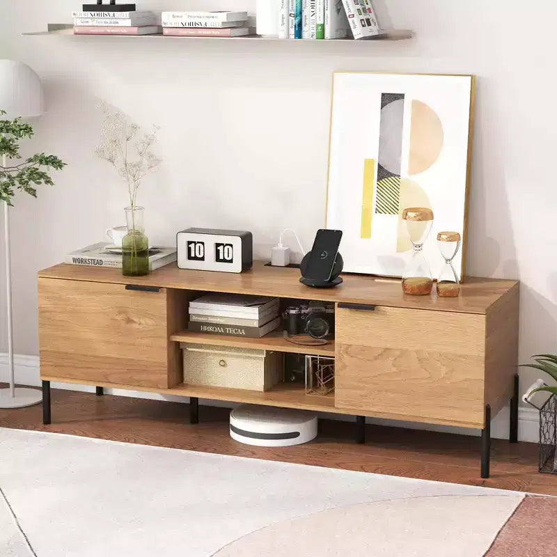 Meuble TV Costway 2 portes avec station de charge, centre de divertissement pour TV jusqu'à 65 pouces