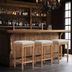 Subrtex 26.6Tabouret de comptoir et de bar sans dossier en bois massif, rembourré en lin avec garniture cloutée, cadre en bois massif rustique pour cuisine et bar (Lot de 2)
