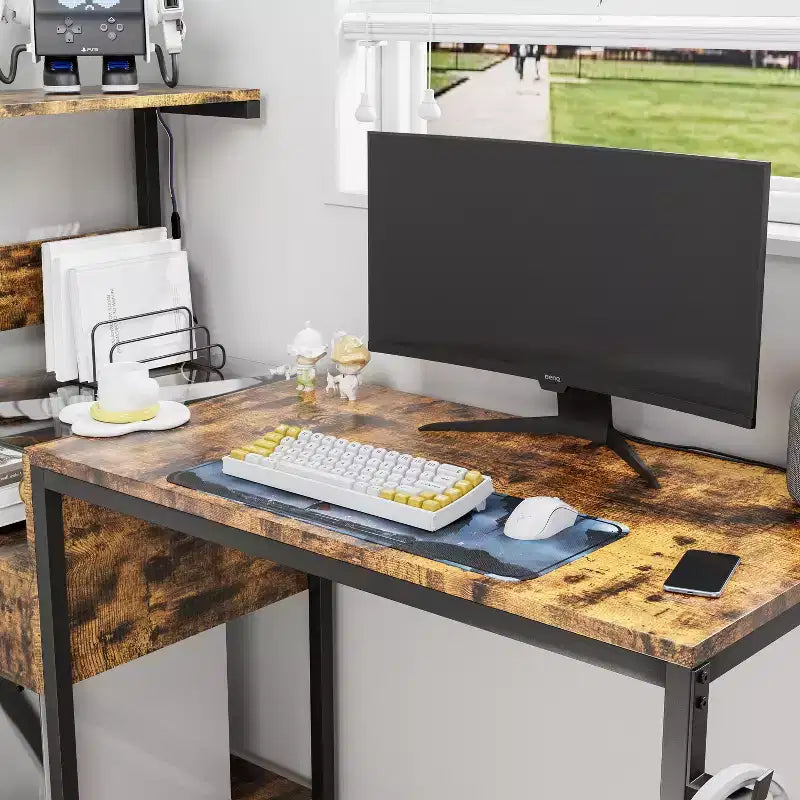 Bureau d'ordinateur rustique Okak avec étagères de rangement et tiroir/placard, bureau d'écriture multifonctionnel pour l'étude, le bureau, le studio