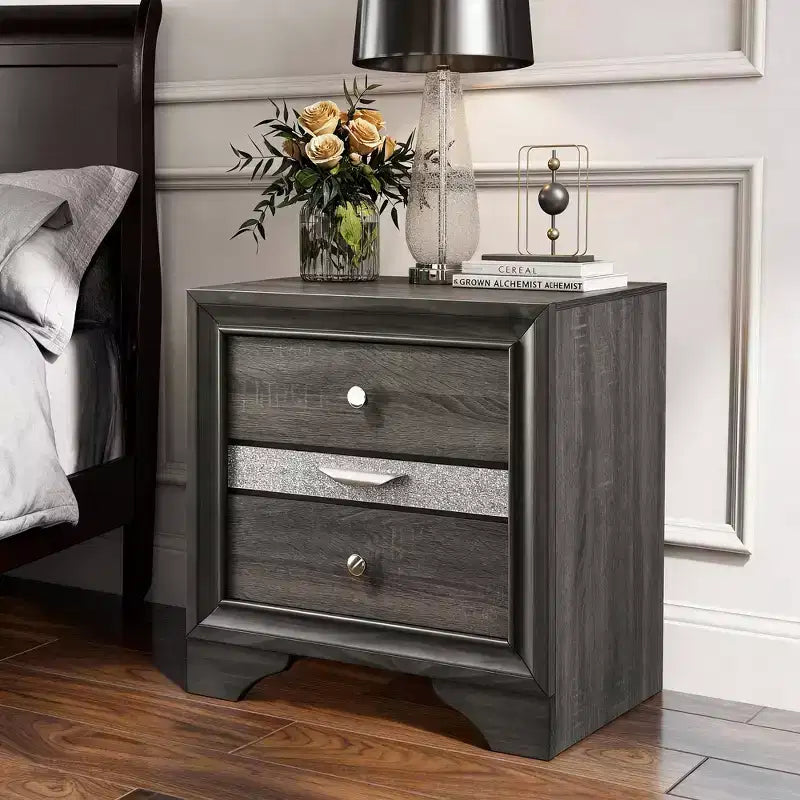 CLIHOME Table de chevet contemporaine avec rangements, accents argentés et tiroir à bijoux caché