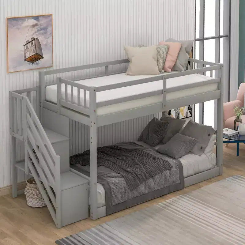 Lit superposé jumeau sur jumeau avec escalier et rangements pour adolescents, lits superposés bas en bois massif avec lattes de support en bois