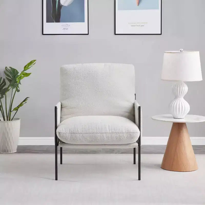 Fauteuil d'appoint blanc avec accoudoirs en bois et coussin amovible