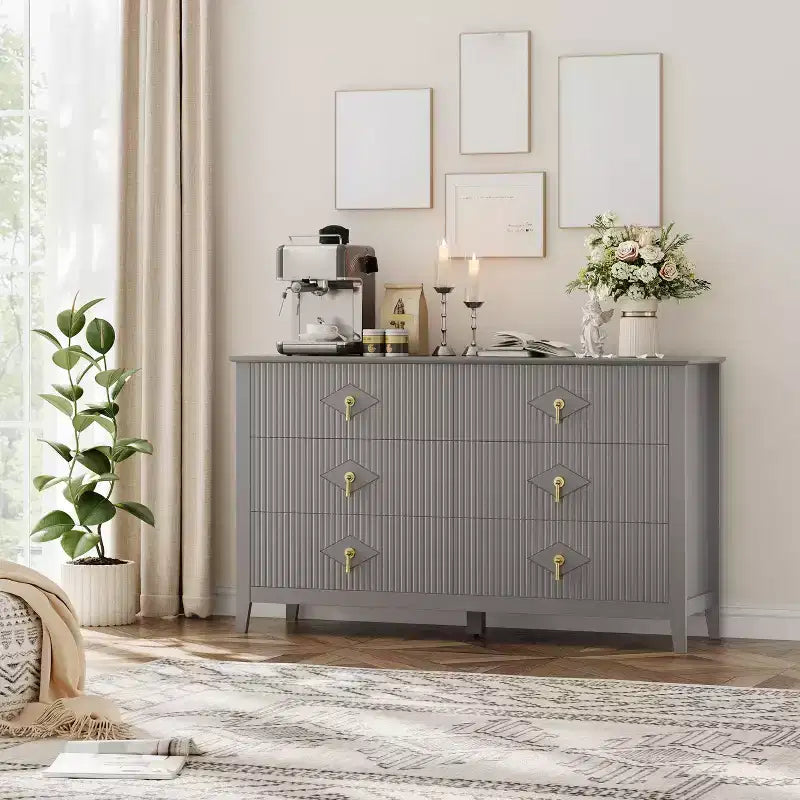Commode 6 tiroirs pour chambre à coucher, commode en bois de 137 cm de large avec poignées métalliques, organiseur de rangement pour vêtements à cannelures, meuble TV pour couloir