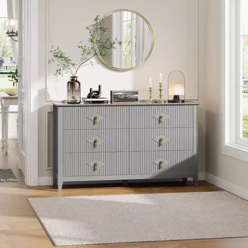 Commode 6 tiroirs pour chambre à coucher, commode en bois de 137 cm de large avec poignées métalliques, organiseur de rangement pour vêtements à cannelures, meuble TV pour couloir