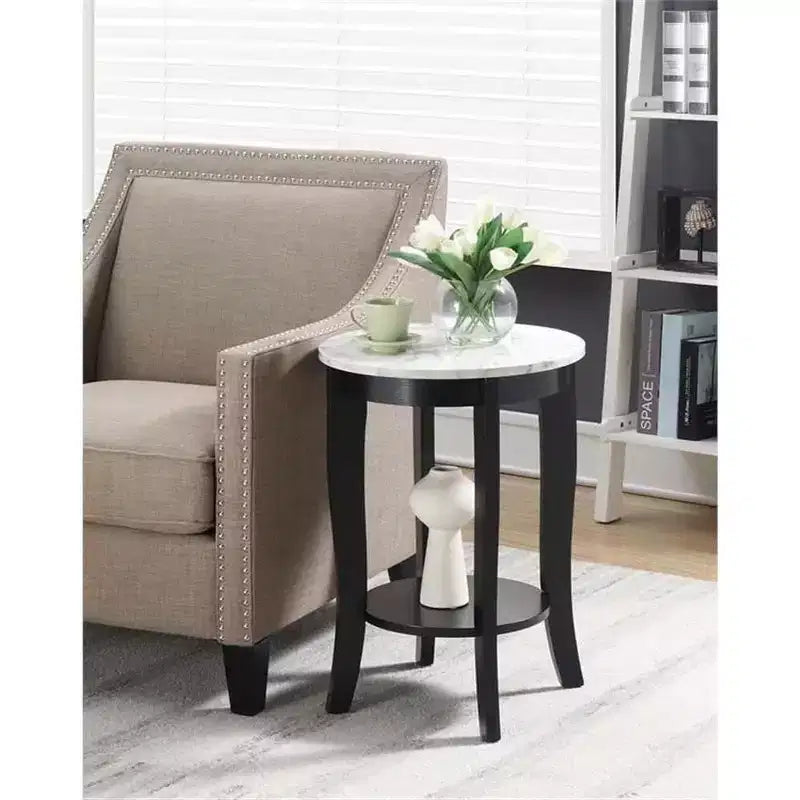 Table d'appoint Belmont avec tiroir et tablette coulissante HomeStock, plateau élégant en faux marbre avec finition noire, table de rangement stylée pour le salon