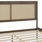 Lit plateforme Martha Stewart Jax en bois massif avec tête et pied de lit en rotin, aucun sommier tapissier requis