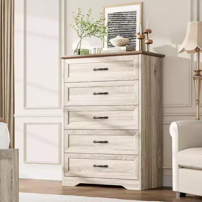5-Drawer Farmhouse Dresser, Modern Tall Chest with Natural Wood Grain and Wide Metal Handles, for Bedroom, Living Room