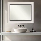 Miroir mural de salle de bain Amanti Art Ellie à cadre biseauté d'un demi-pouce