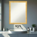 Miroir mural de salle de bain encadré en bois sans biseau Amanti Art Owen Gold