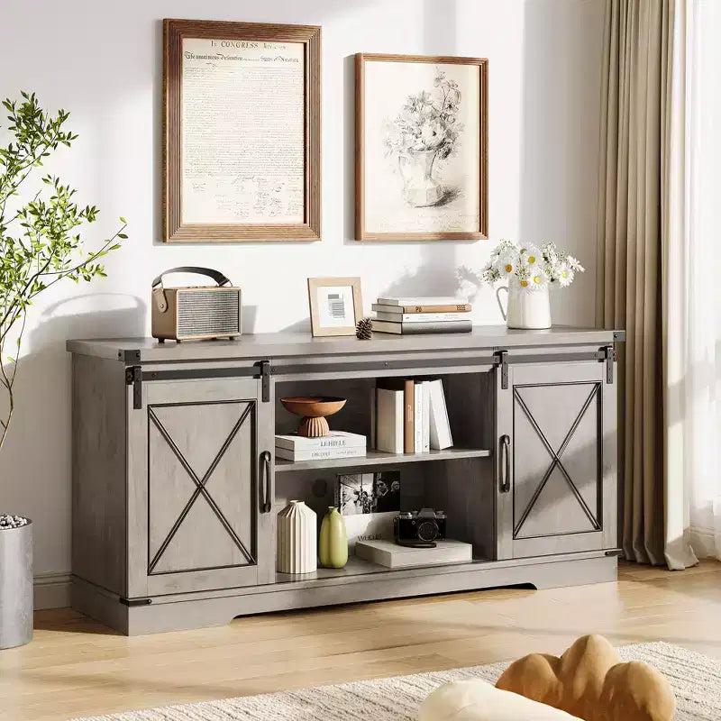 Meuble TV de ferme pour téléviseurs jusqu'à 65 pouces et centre de divertissement avec portes de grange coulissantes et étagère réglable, console média avec armoire de rangement