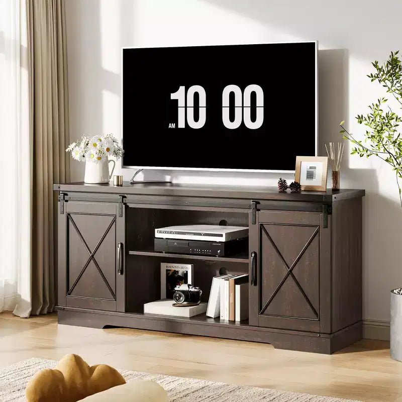 Meuble TV de ferme pour téléviseurs jusqu'à 65 pouces et centre de divertissement avec portes de grange coulissantes et étagère réglable, console média avec armoire de rangement