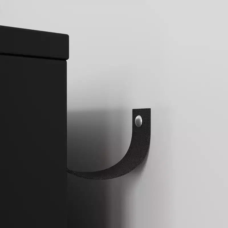 Commode moderne à 6 tiroirs avec poignées dorées et pieds en métal pour un salon, un couloir ou une entrée