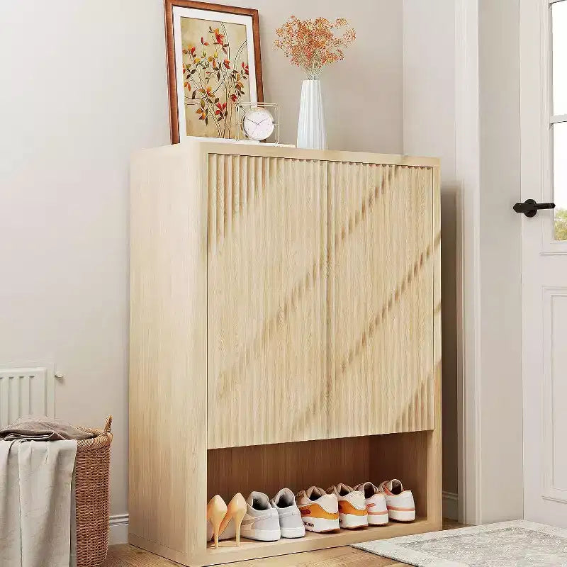 Meuble à chaussures pour entrée, Meuble de rangement à chaussures en bois mince avec portes cannelées et étagères réglables, Porte-chaussures étroit pour couloir, porche, Chêne