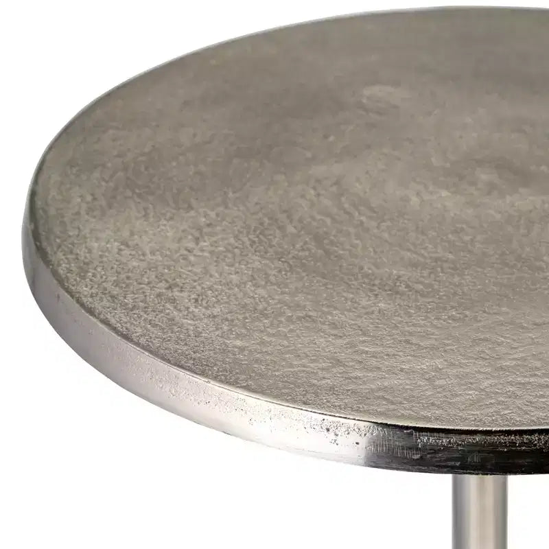 Table d'appoint, guéridon ou petite table de chevet unique pour la décoration intérieure - Table de chevet en métal avec base ananas pour chambre ou salon