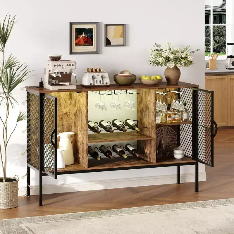 Meuble bar en bois avec portes, porte-verres et rangements, meuble de bar à café industriel avec lumières LED et prises de courant, pour salon et salle à manger