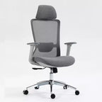 Chaise de bureau de direction ergonomique en maille Homy Casa avec appui-tête réglable, inclinaison à 120° et base chromée pivotante à 360°, grise