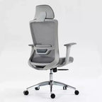 Chaise de bureau de direction ergonomique en maille Homy Casa avec appui-tête réglable, inclinaison à 120° et base chromée pivotante à 360°, grise