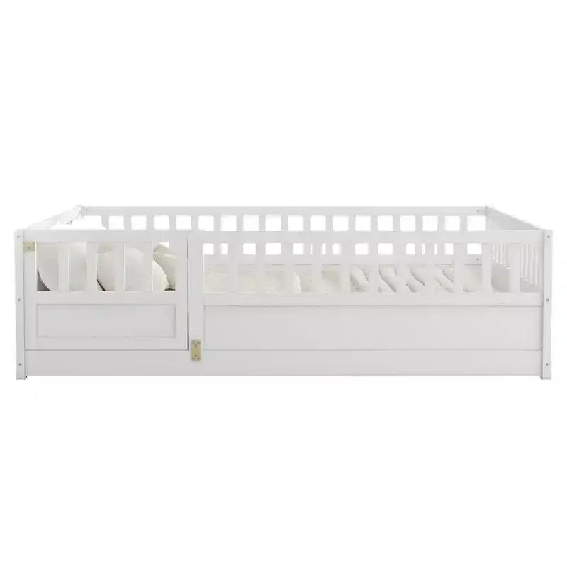 Cadre de lit Okak pleine grandeur avec barrières de sécurité extra-hautes, cadre de lit en bois avec porte d'entrée pratique pour chambre à coucher, blanc