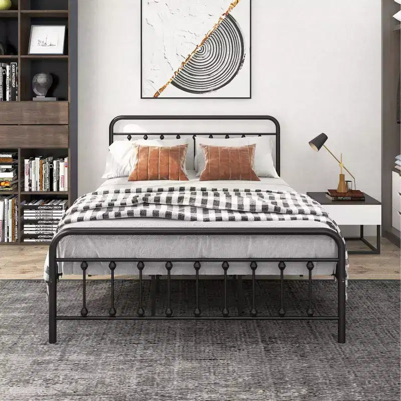 Cadre de lit Queen Size Okak, cadre de lit plateforme en métal avec tête de lit et support à lattes solides pour chambre à coucher, salon, noir