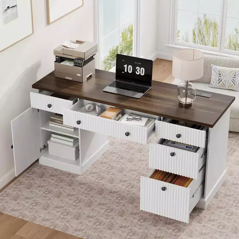 Rangement de bureau à domicile cannelé, bureau de direction moderne de 60 pouces avec station de charge, bureau d'écriture en bois avec tiroirs de classement pour salle d'étude