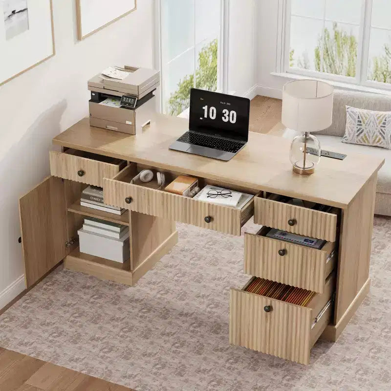 Rangement de bureau à domicile cannelé, bureau de direction moderne de 60 pouces avec station de charge, bureau d'écriture en bois avec tiroirs de classement pour salle d'étude
