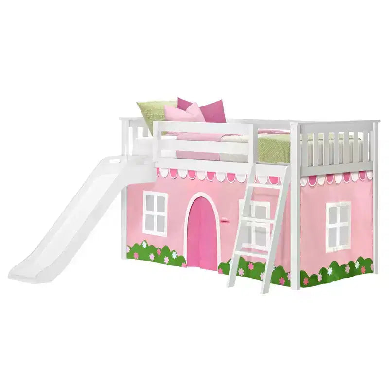 Lit surélevé simple avec glissière facile et rideau de maison de ferme rose pâle et blanc